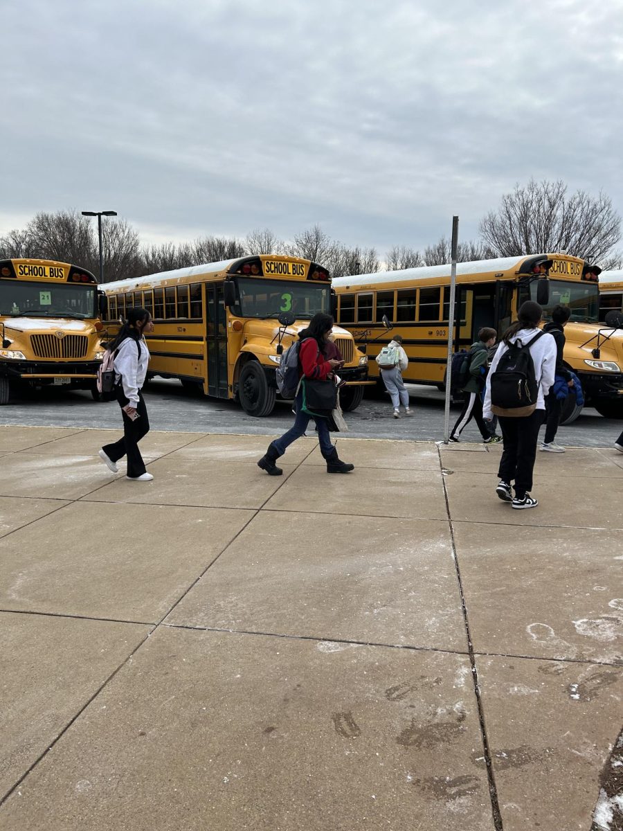 RCMS students safely board the buses.